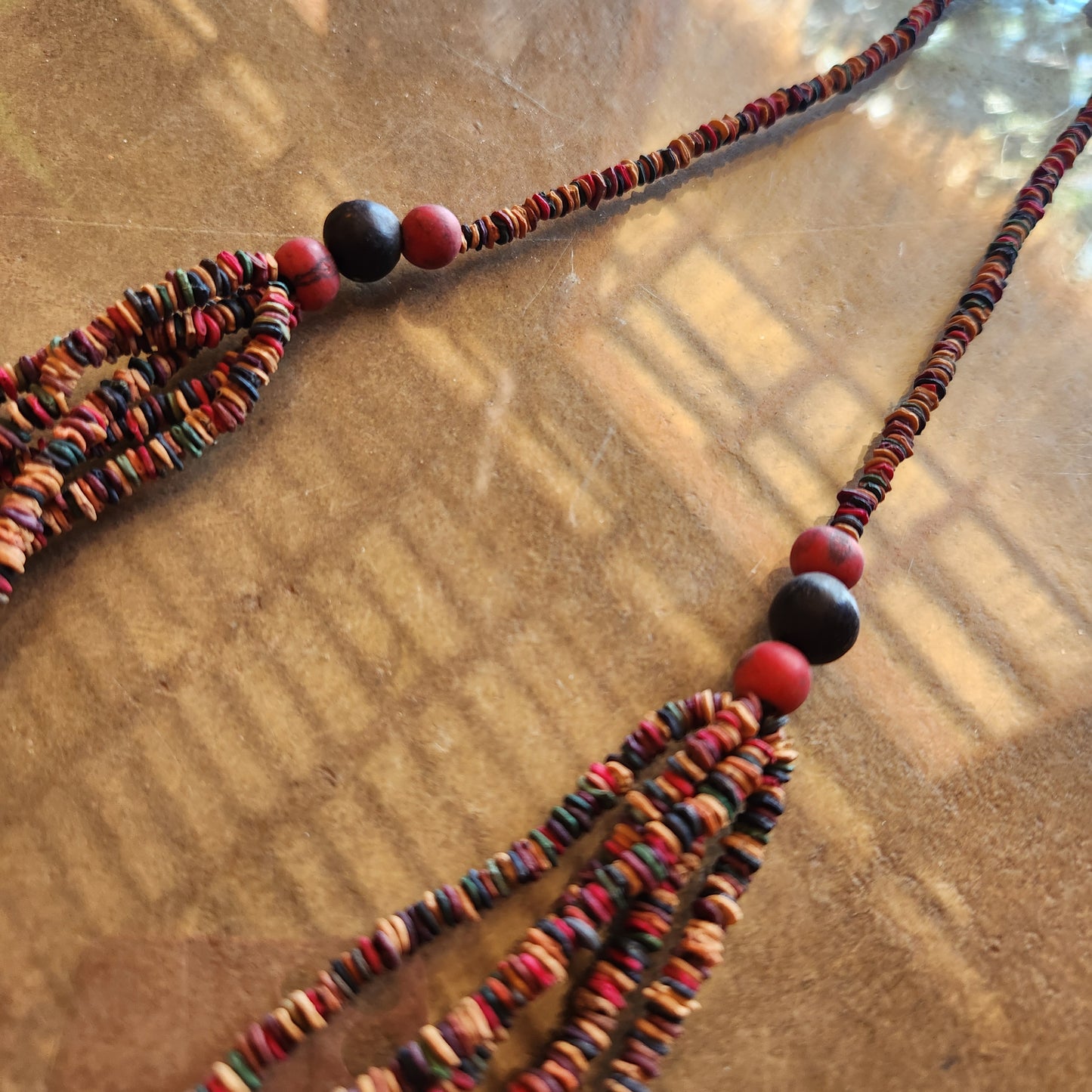 Collier graines morototo multicolores et 3 graines açai et saboneteira