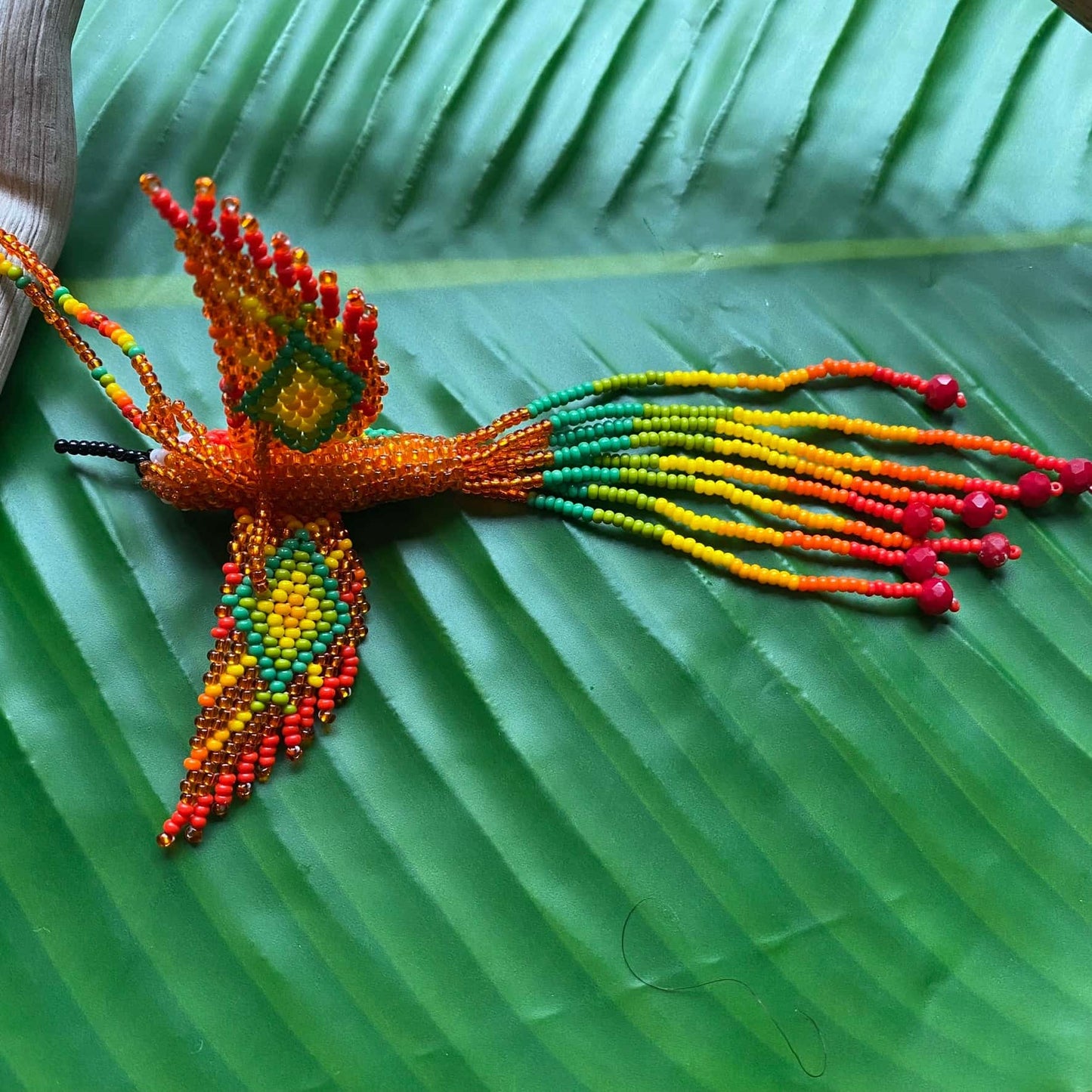 Collier Miçanga - Colibri - orange et vert - Ethnie Mehinako