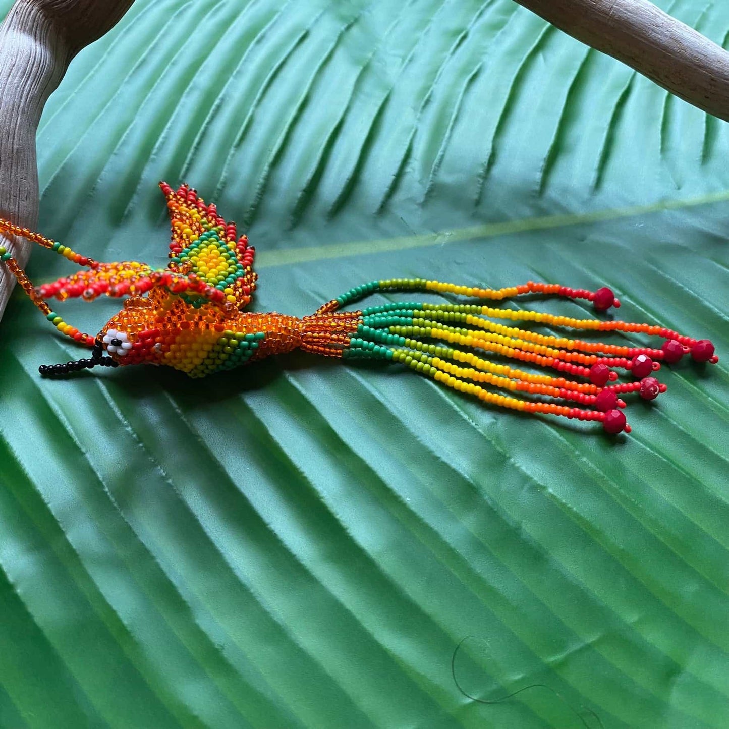 Collier Miçanga - Colibri - orange et vert - Ethnie Mehinako