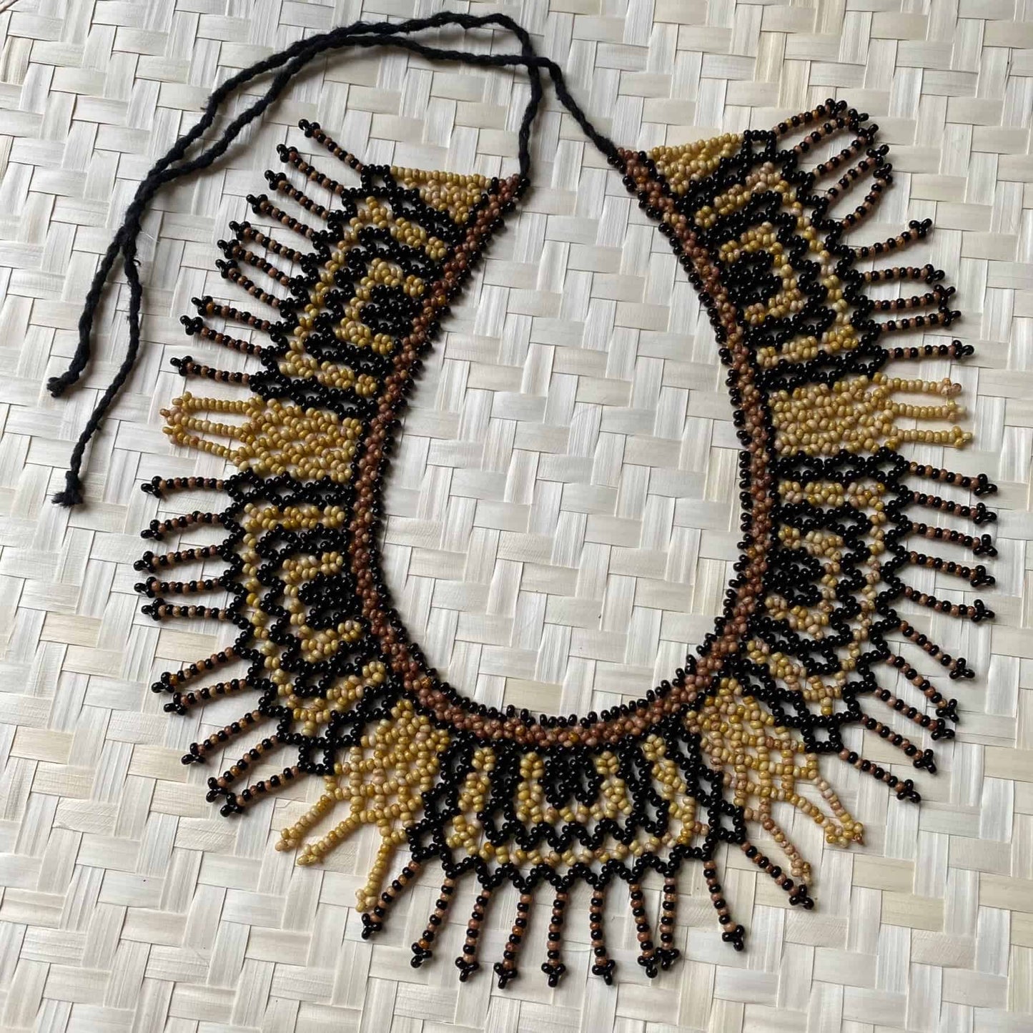 Collier Miçanga ras de cou - noir et marron - Ethnie Wai Wai