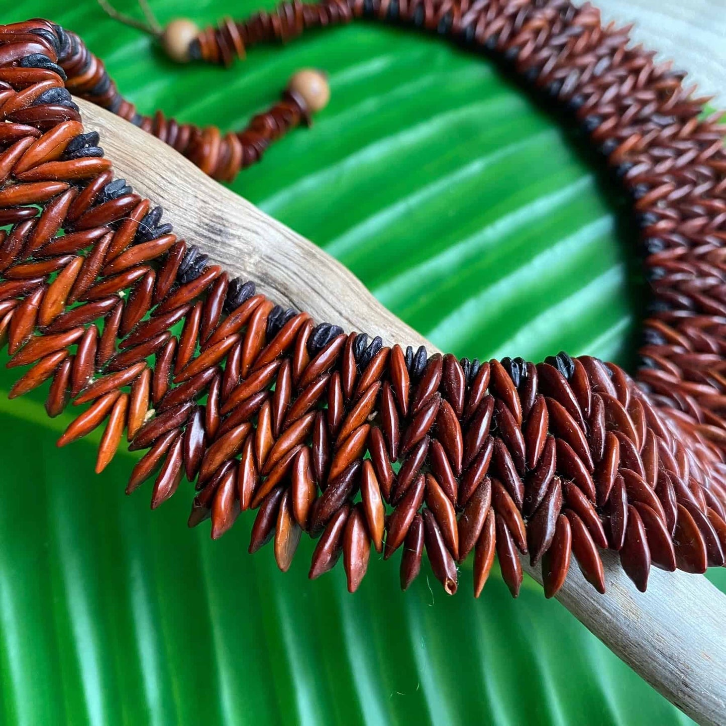 Collier de graines de jueirana et açai - Ethnie Pataxo
