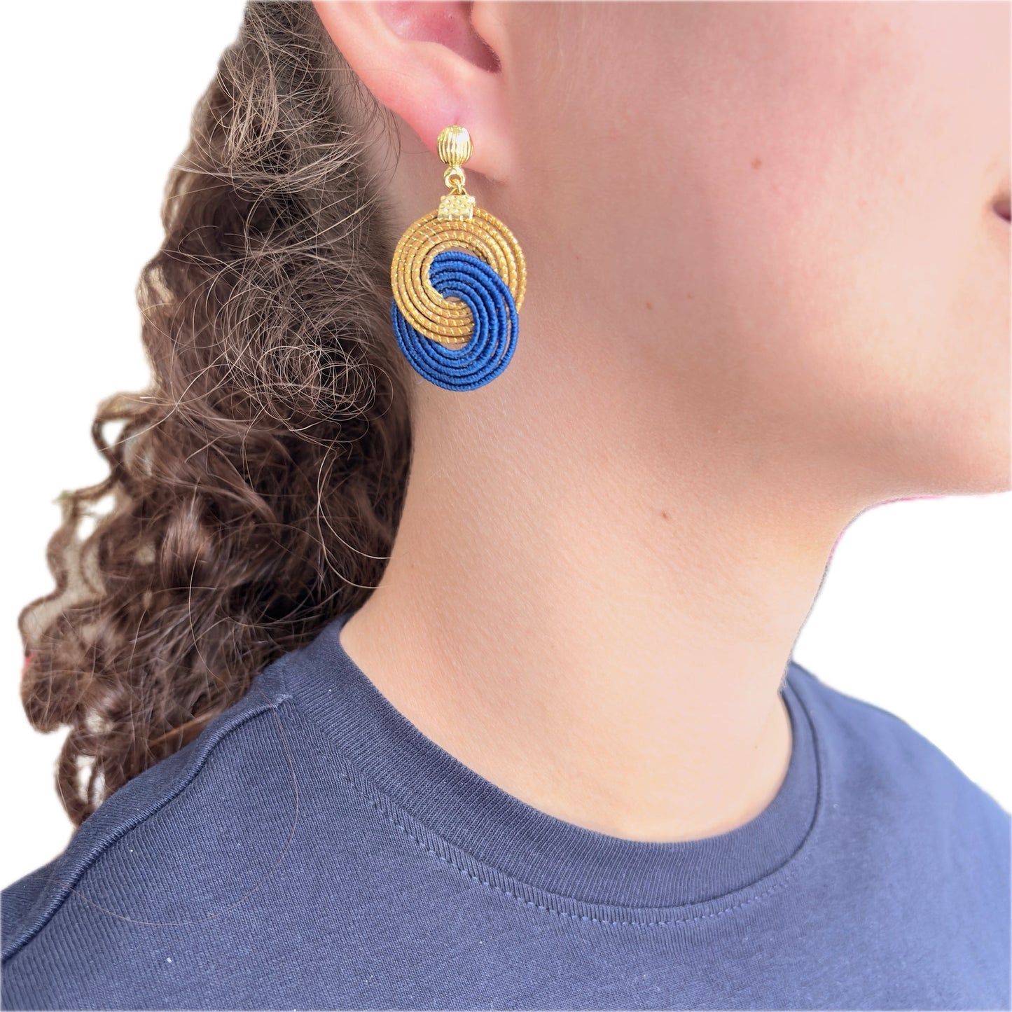 Boucles d'oreilles Capim Dourado et buriti bleu