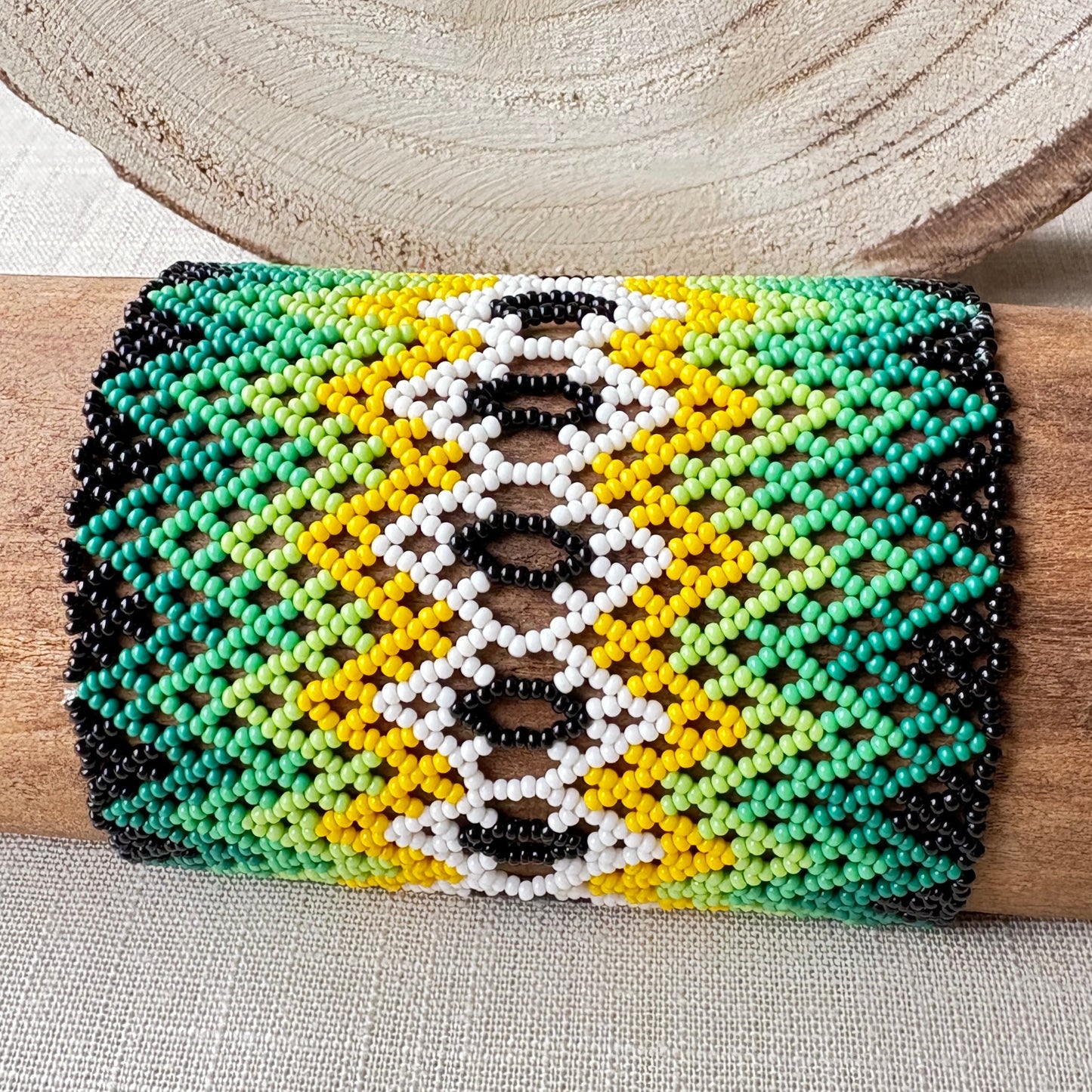 Bracelet Miçanga - noir, vert et blanc - Ethnie Mehinako