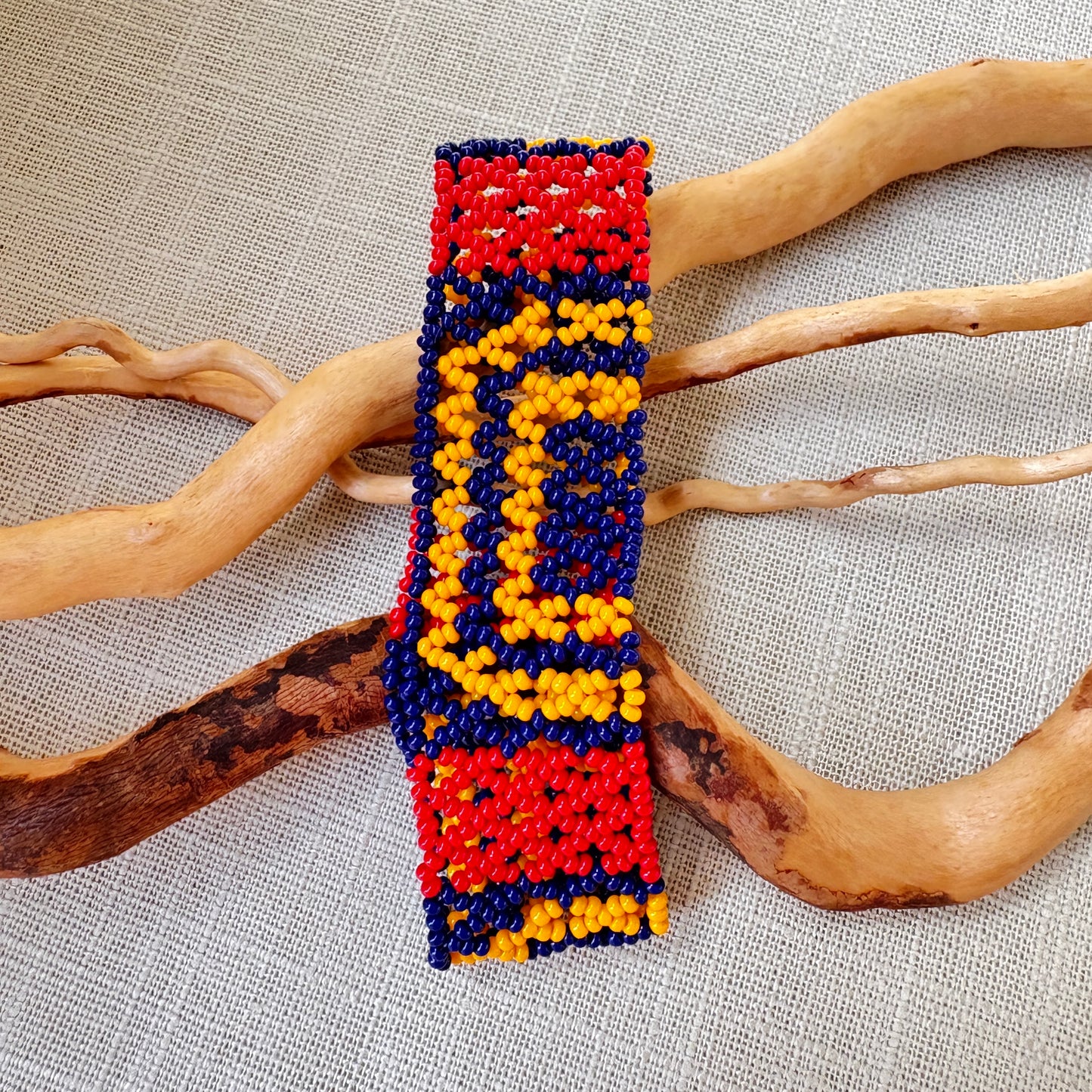 Paire de Bracelets Miçanga - fin bleu rouge et jaune - Ethnie Mehinako