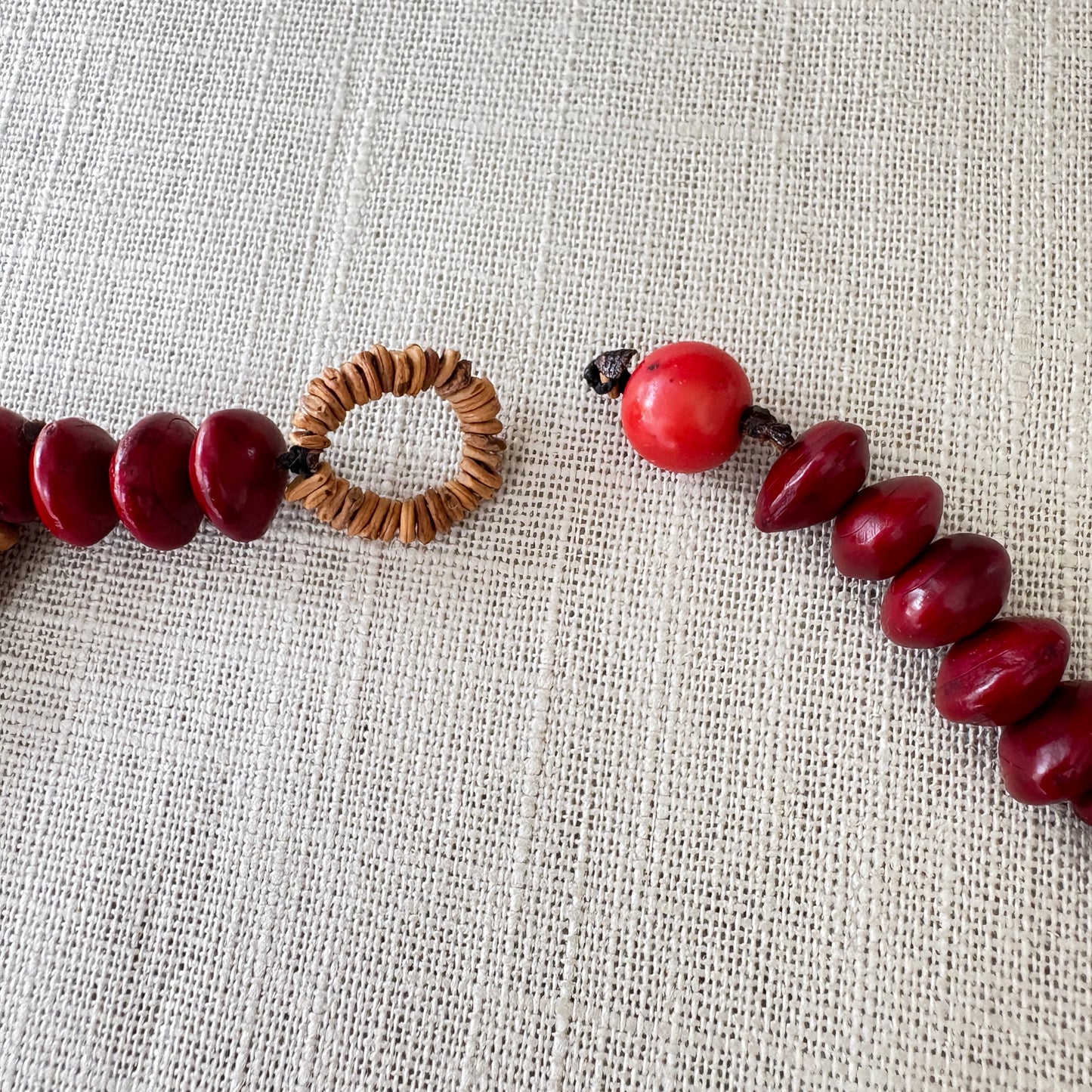 Collier de graines de tento rouge - Ethnie Sateré Mawé