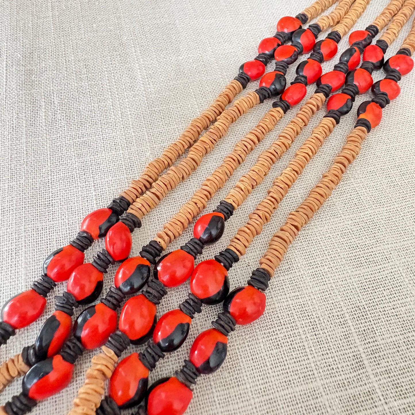 Collier de graines de morototo naturel, tento rouge et noir et coco - Ethnie Wai Wai