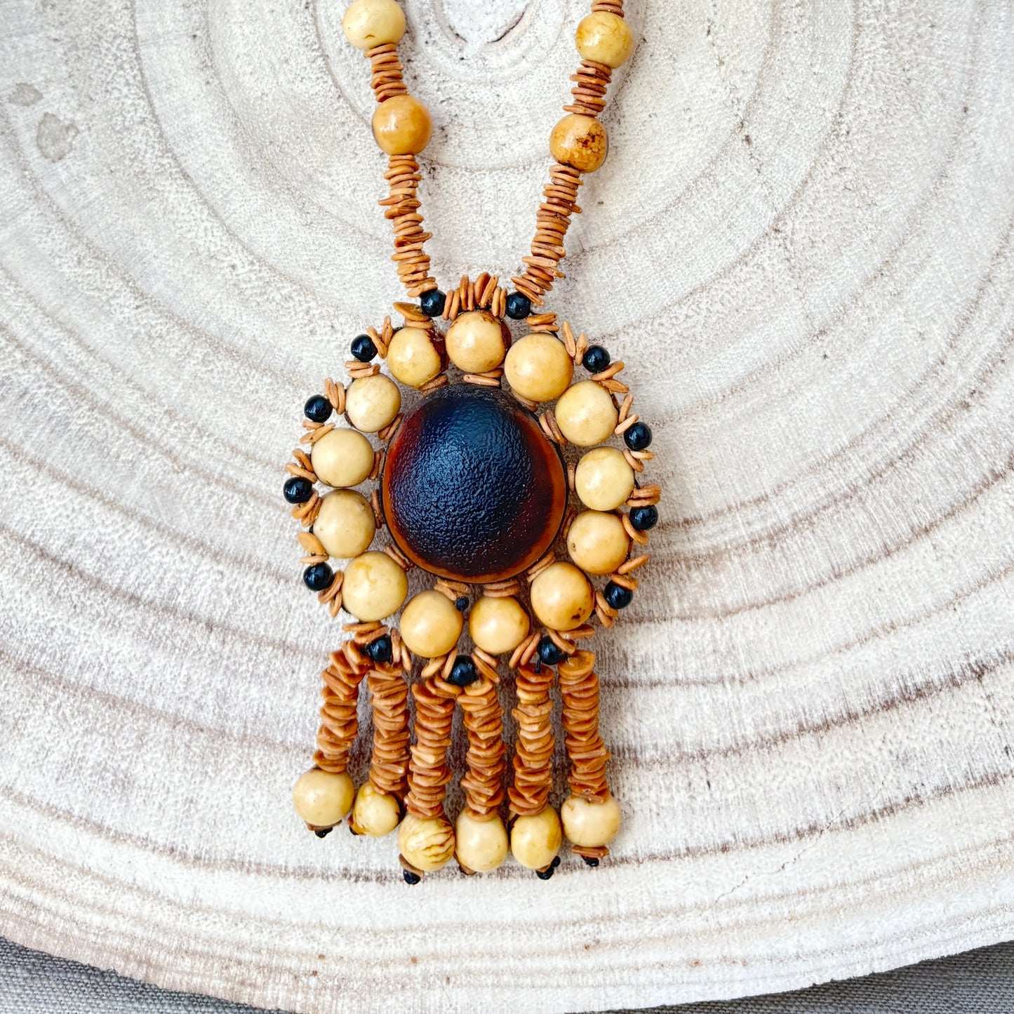 Collier de graines de morototo, açai et olho de boi - Communauté Jamaraqua