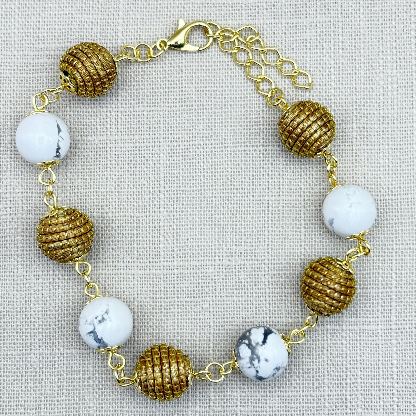 Bracelet Capim Dourado - boules et pierres naturelles Howlite