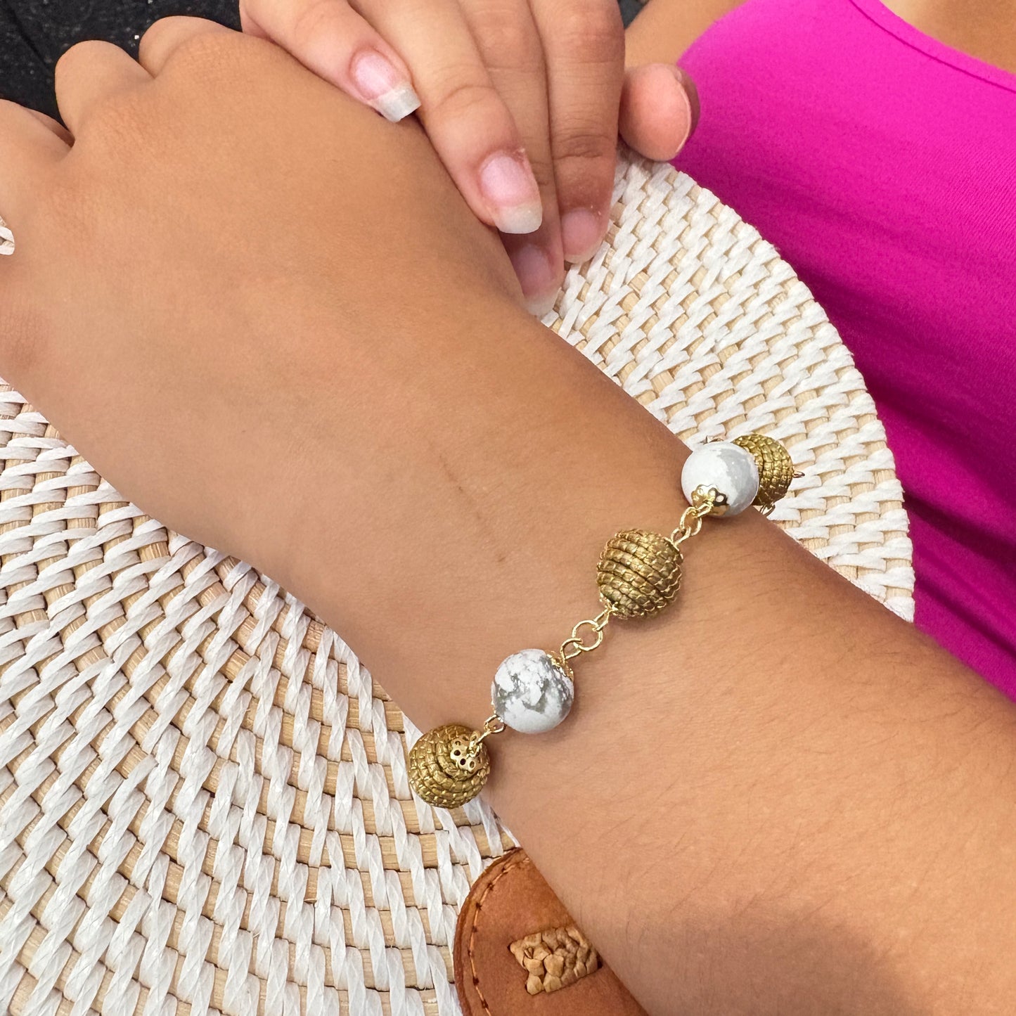 Bracelet Capim Dourado - boules et pierres naturelles Howlite