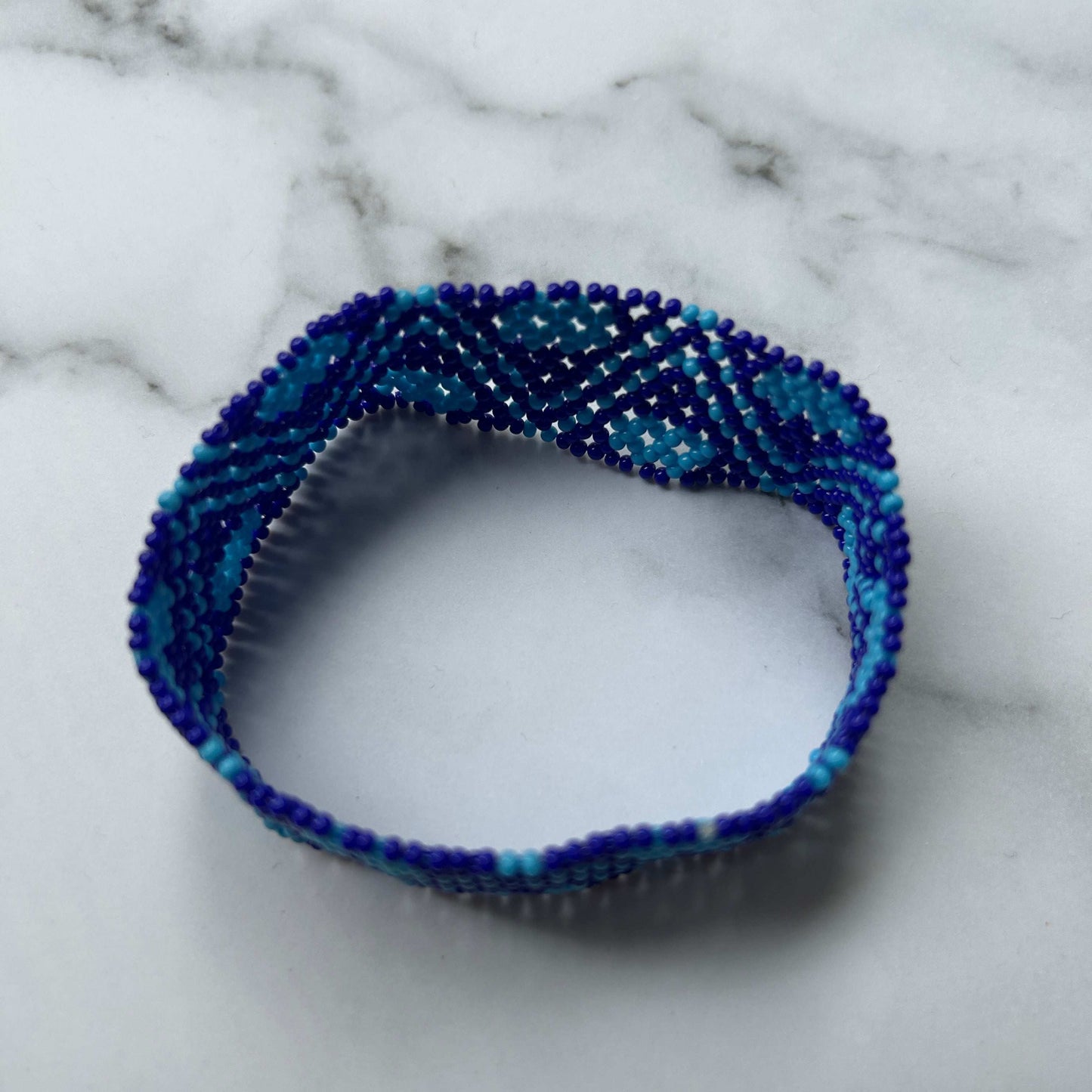 Bracelet en perles de verre (Miçanga) - bleu - Ethnie Mehinako