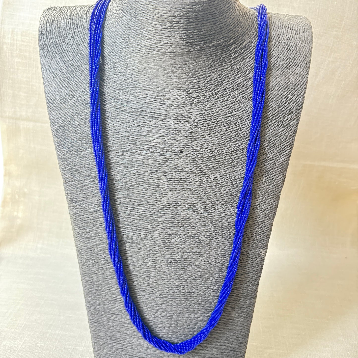 Collier en perles de verre (Miçanga) - 9 fils bleu - Ethnie Mehinako