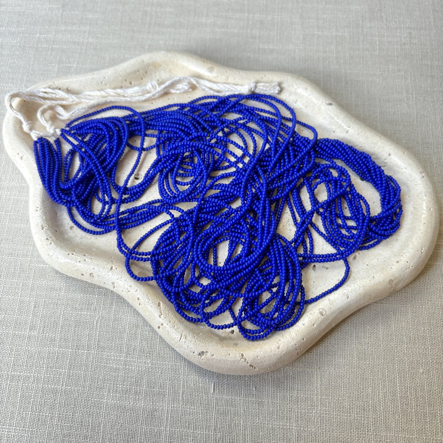 Collier en perles de verre (Miçanga) - 9 fils bleu - Ethnie Mehinako