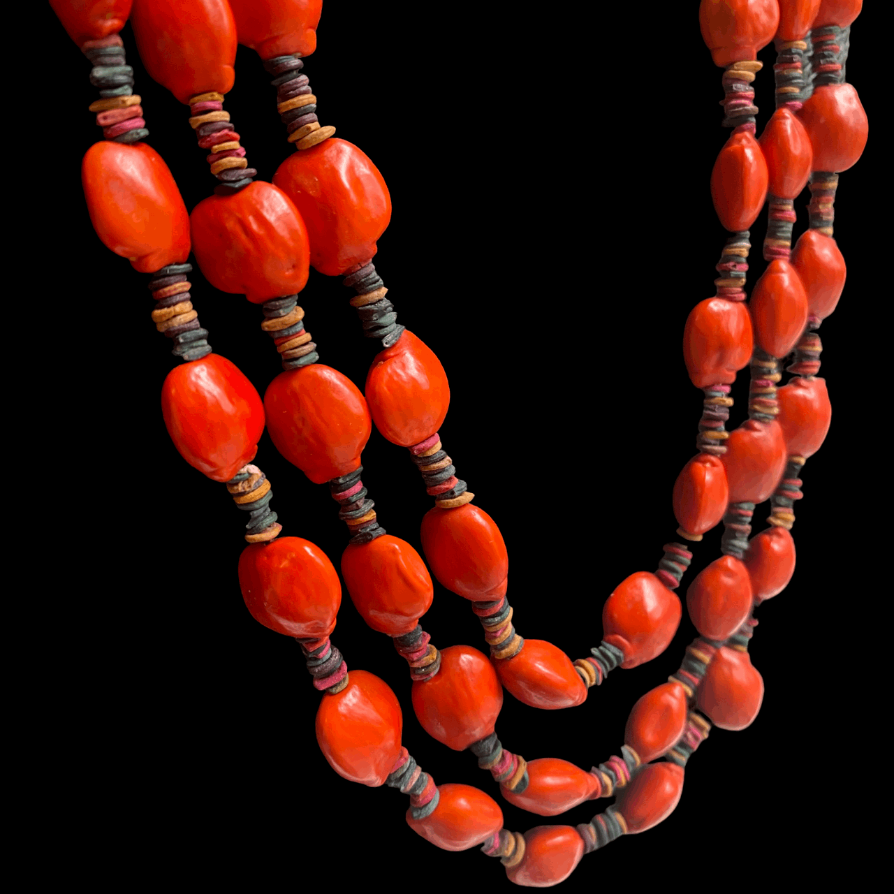 Collier graines morototo multicolore et tento rouge