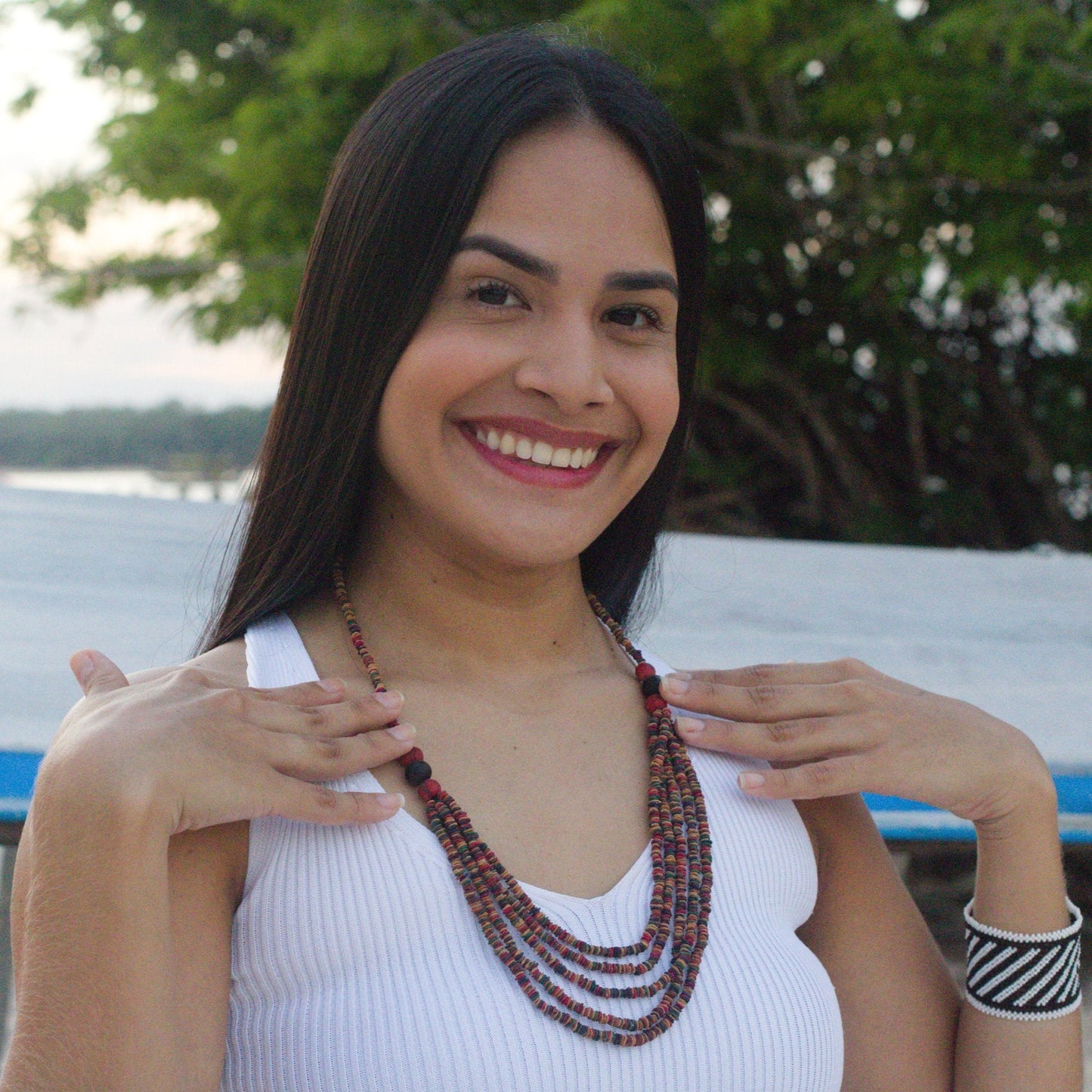 Collier graines morototo multicolores et 3 graines açai et saboneteira