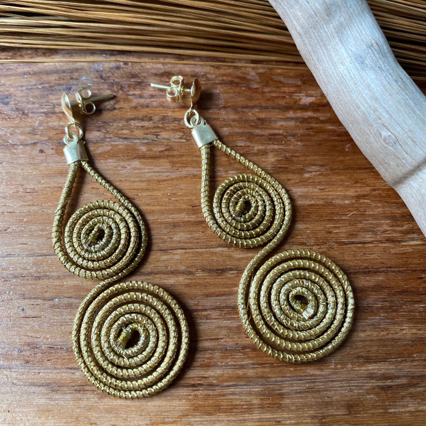 Boucles d'oreilles Capim Dourado 2 mandalas grand modèle Boucles d'oreilles Artisan local travaillant le Capim Dourado dans l'état du Tocantins au centre-est du Brésil