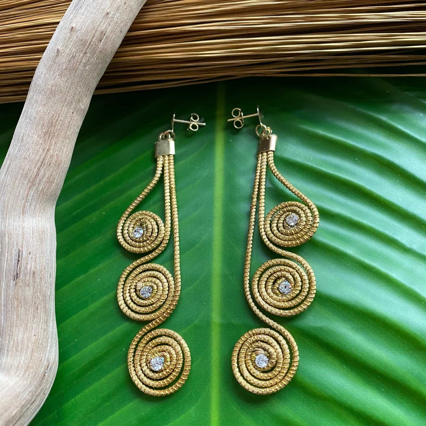 Boucles d'oreilles Capim Dourado 3 mandalas cristal diamant alignés Boucles d'oreilles Artisan local travaillant le Capim Dourado dans l'état du Tocantins au centre-est du Brésil