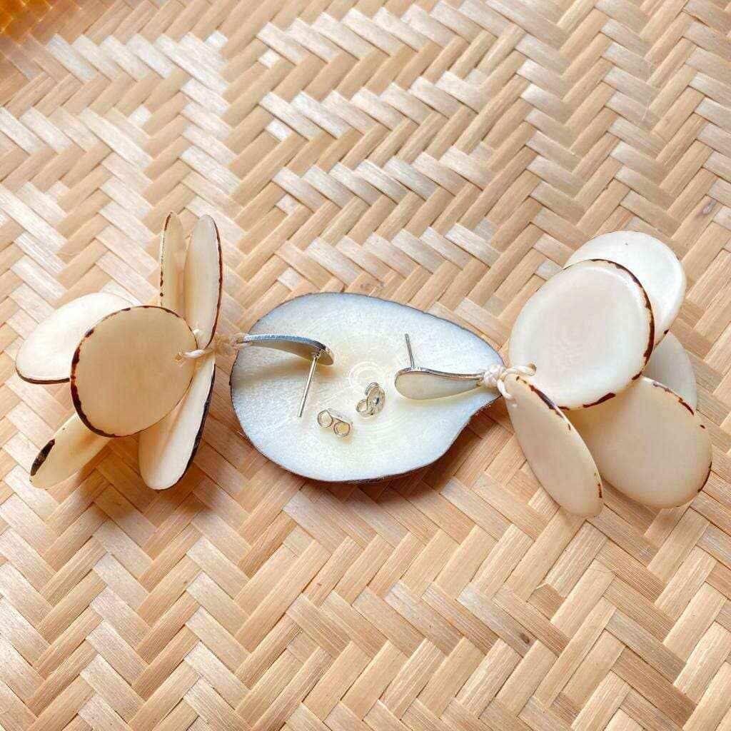 Boucles d'oreilles de graines naturelles Jarina beige