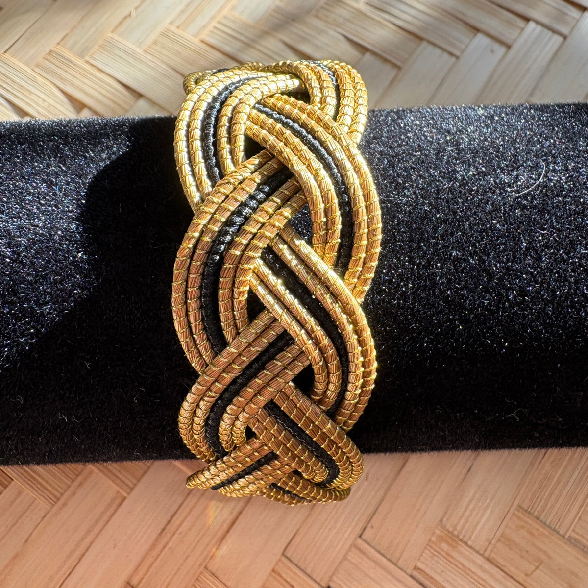Pulseira Capim Dourado entrelaçado - fibra buriti preto