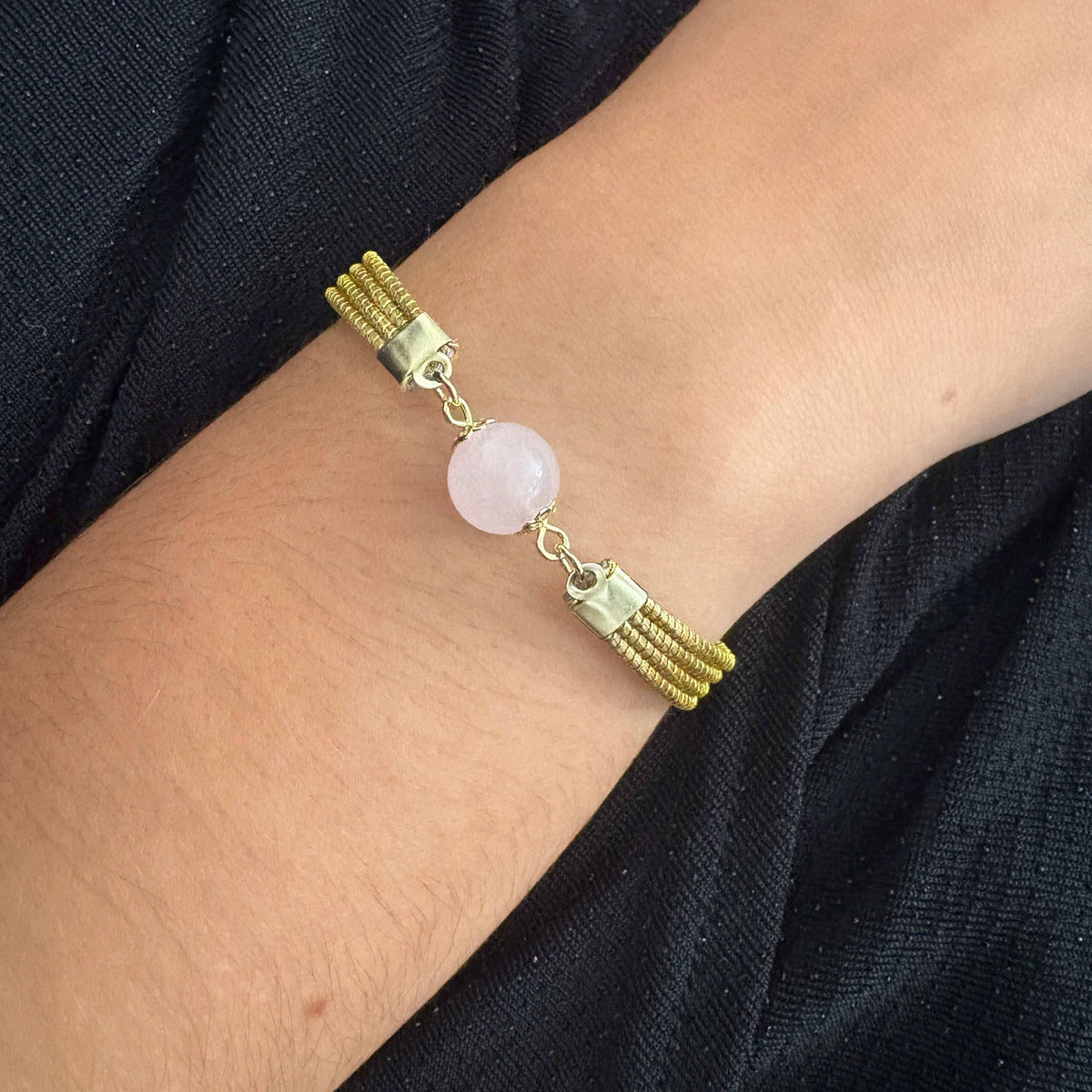 Pulseira Capim Dourado - pedra natural Quartzo rosa