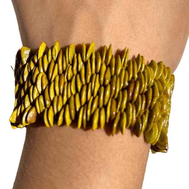 Pulseira de sementes naturais de jueirana bege