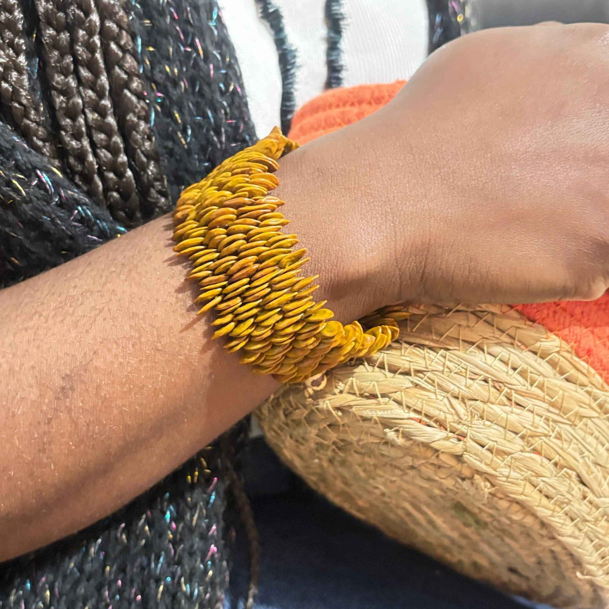 Pulseira de sementes naturais de jueirana bege