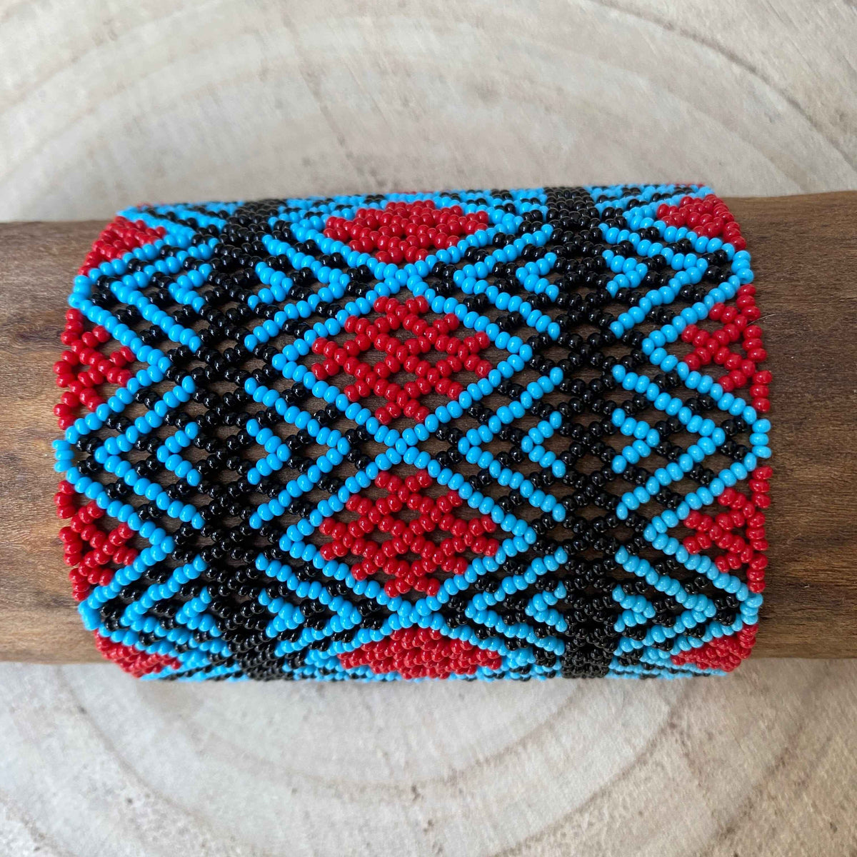 Pulseira em contas de vidro (Miçanga) - tamanho pequeno - azul e vermelho fios pretas