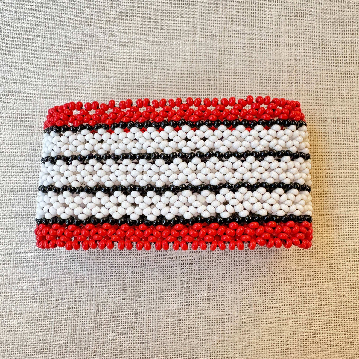 Pulseira em contas de vidro (Miçanga) - vermelho, preto e branco