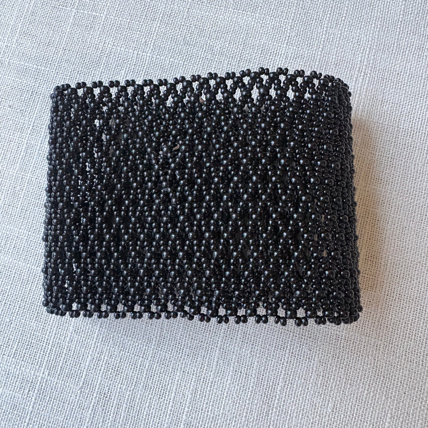 Bracelet en perles de verre - noir - Ethnie Marubo Bracelet Ethnie Marubo, localisée dans l'état d'Amazonas au nord du Brésil.