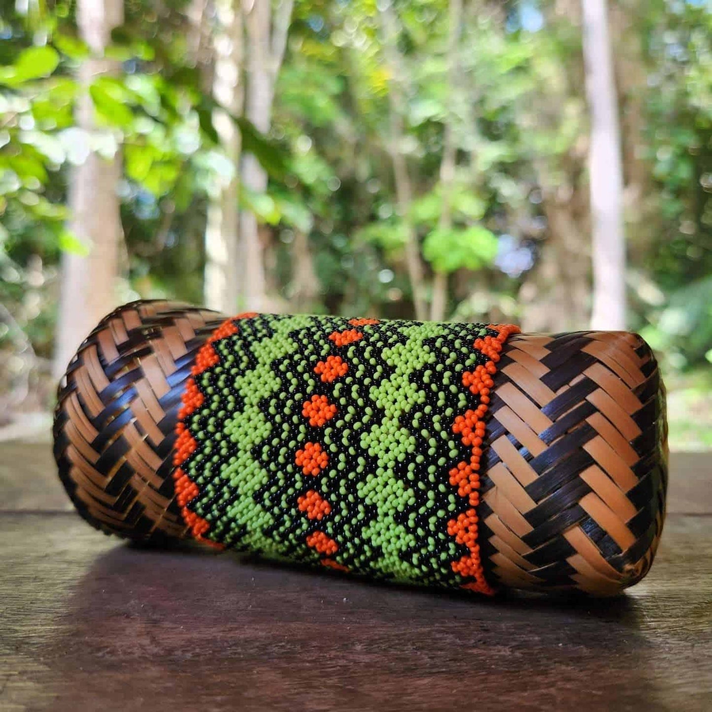 Bracelet Miçanga - grande taille - vert et orange - Ethnie Kayapo Bracelet Ethnie Kayapo, localisée dans l'état du Pará au nord du Brésil