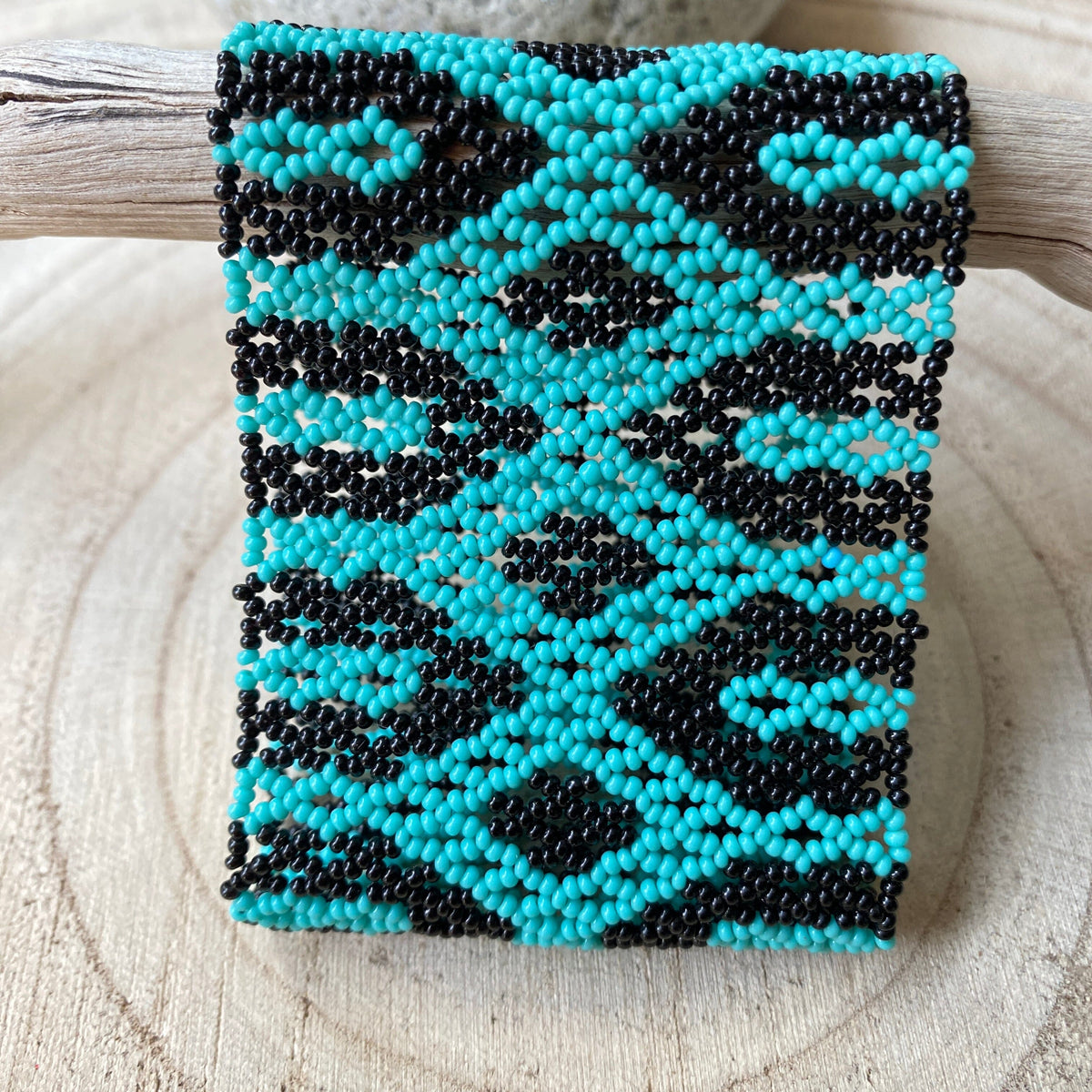 Pulseira em contas de vidro (Miçanga) - tamanho pequeno - azul e preto
