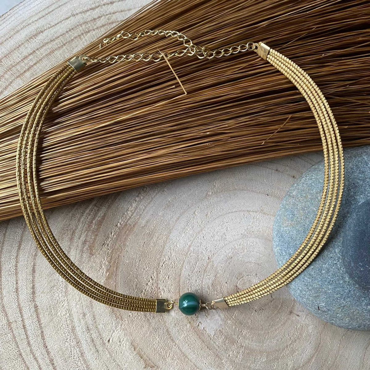 Colar Capim Dourado 4 fios - pedra natural ágata verde