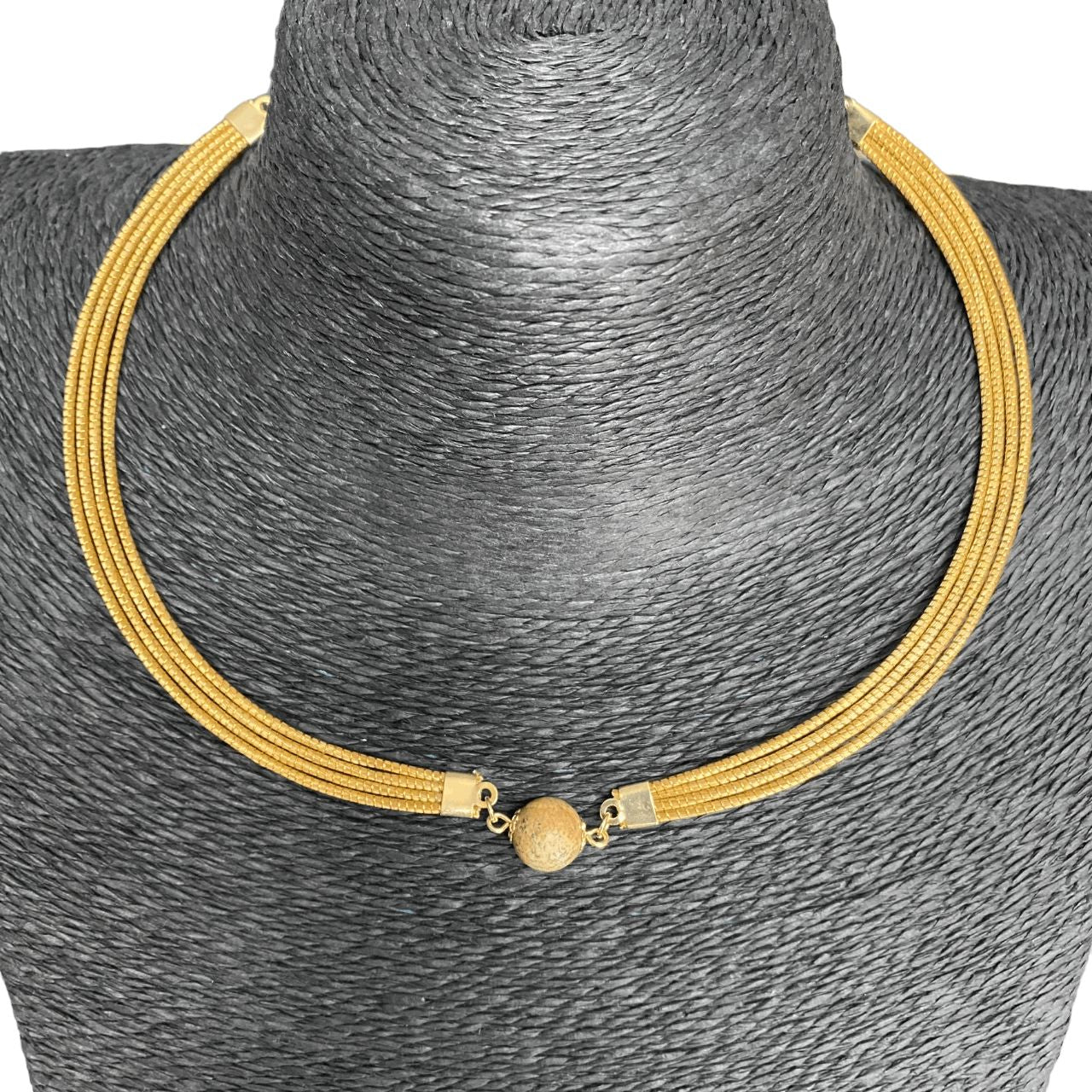 Collier Capim Dourado 4 lignes - pierre naturelle jaspe bois Collier Artisan local travaillant le Capim Dourado dans l'état du Tocantins au centre-est du Brésil