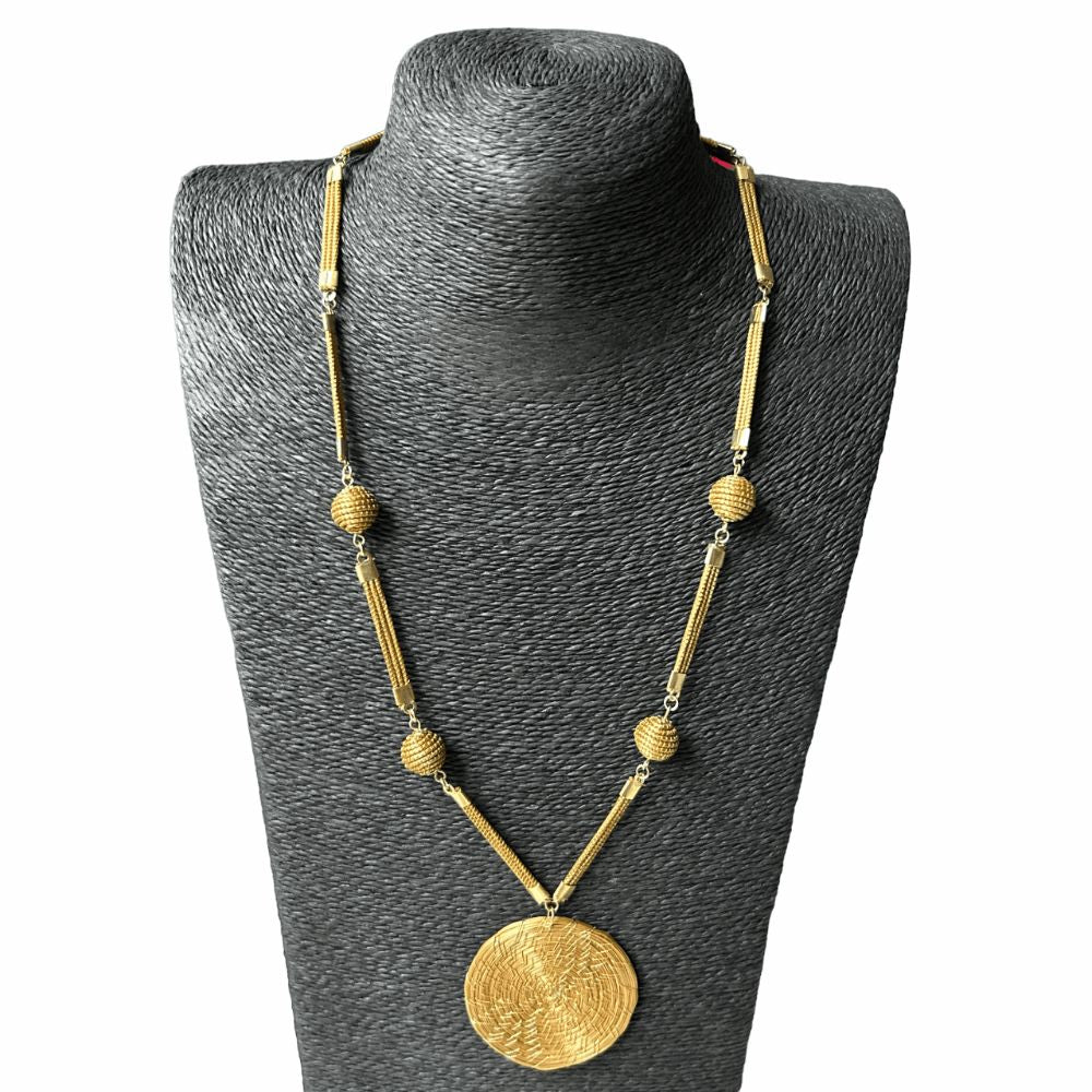 Collier Capim Dourado 4 perles et mandala Collier Artisan local travaillant le Capim Dourado dans l'état du Tocantins au centre-est du Brésil