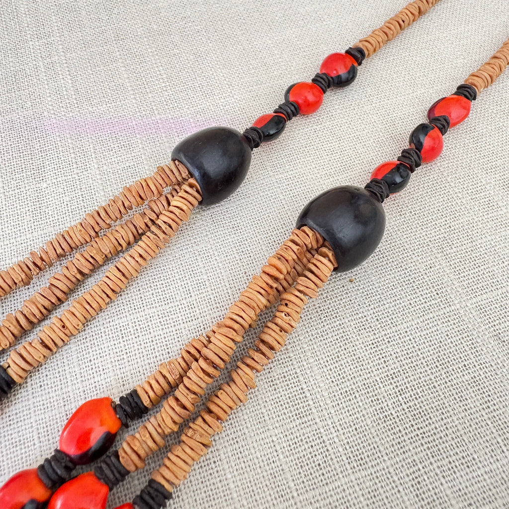 Colar de sementes de morototó natural, tento vermelho e caroço e coco