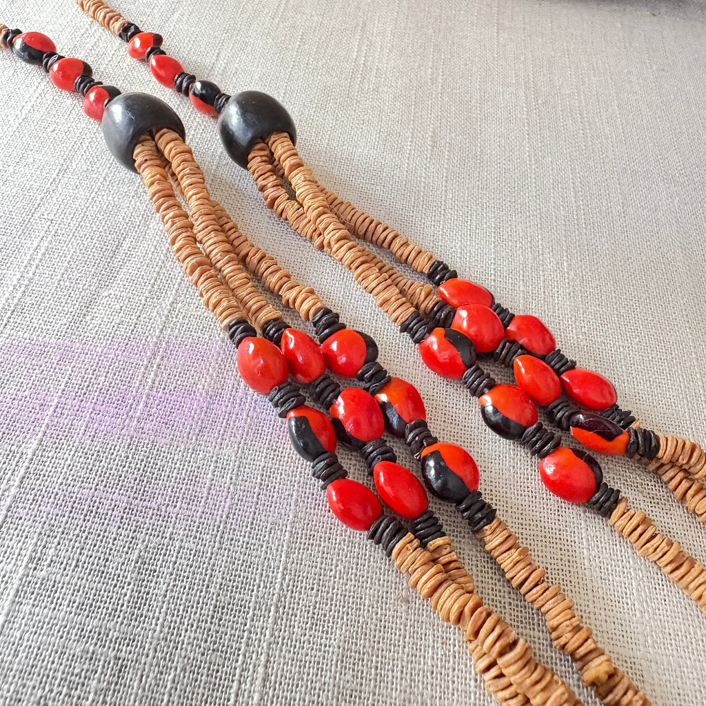 Colar de sementes de morototó natural, tento vermelho e caroço e coco