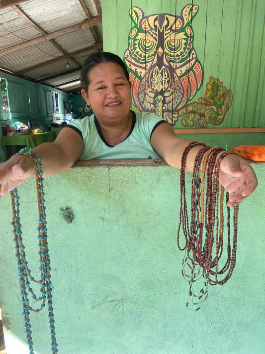 Bijoux artisanaux vs bijoux industriels : pourquoi choisir l’humain plutôt que la machine