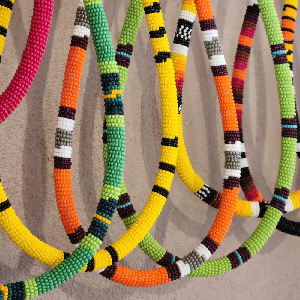 Collier Perles Artisanal Colombien – Création Prosperity Pathways – Multicolore, Neuf