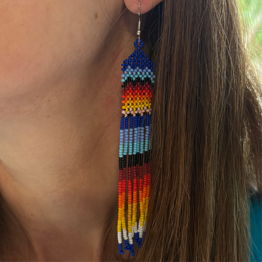 Boucles d'oreilles en perles de verre (miçanga) - lignes multicolores - Ethnie Wai Wai