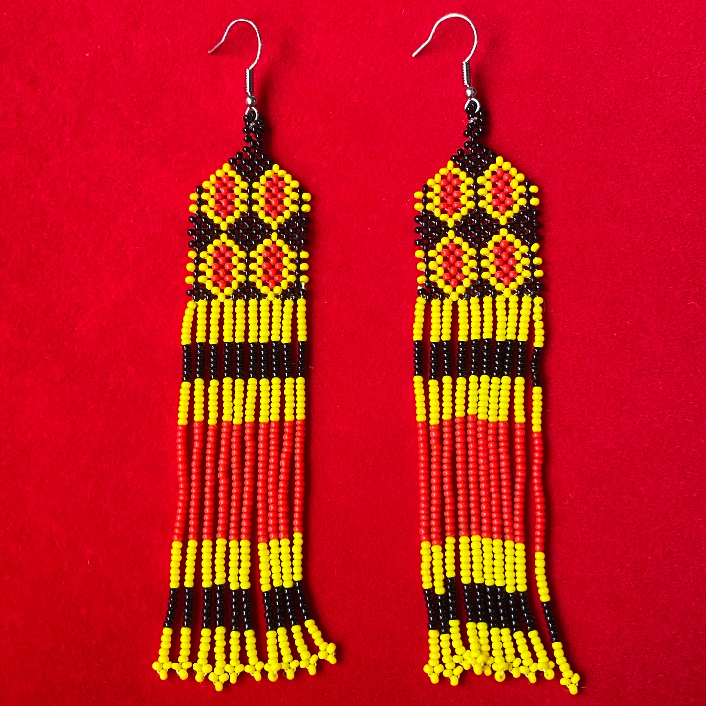 Boucles d'oreilles Miçanga - jaune noir et rouge - Ethnie Kayapo