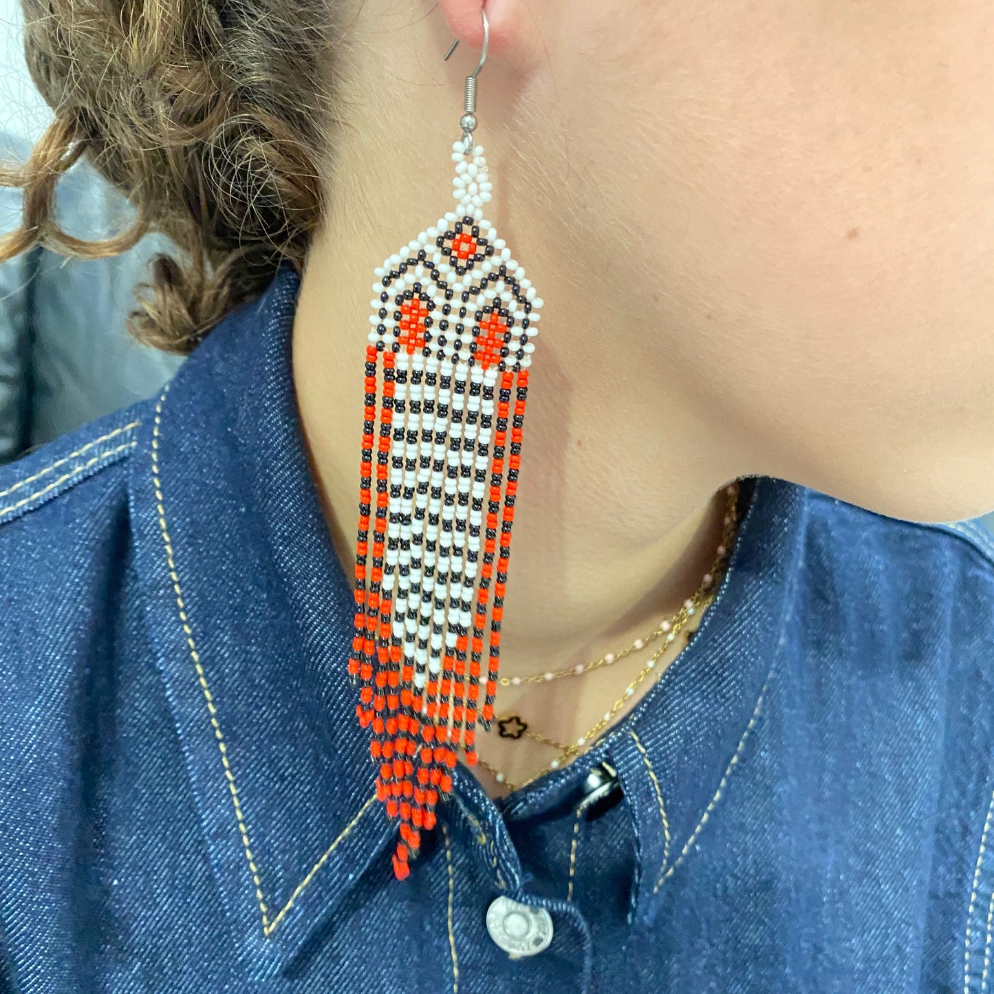 Boucles d'oreilles Miçanga - rouge blanc et noir - Ethnie Kayapo