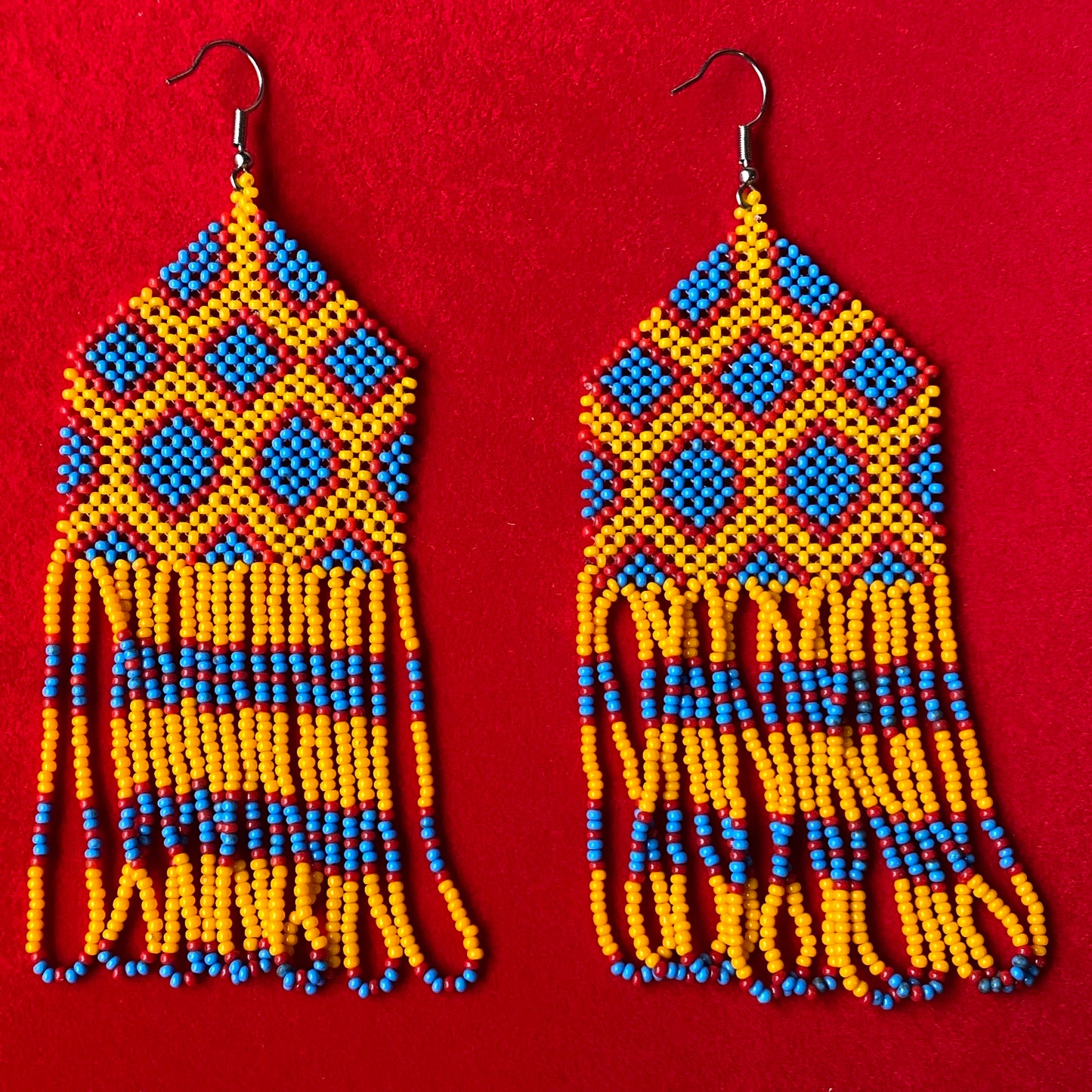 Boucles d'oreilles Miçanga - orange bleu et rouge - Ethnie Kayapo