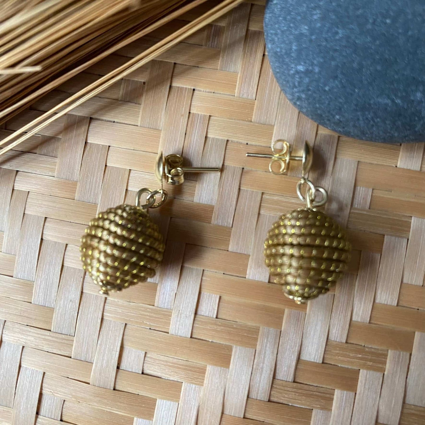 Boucles d'oreilles Capim Dourado boule grand modèle