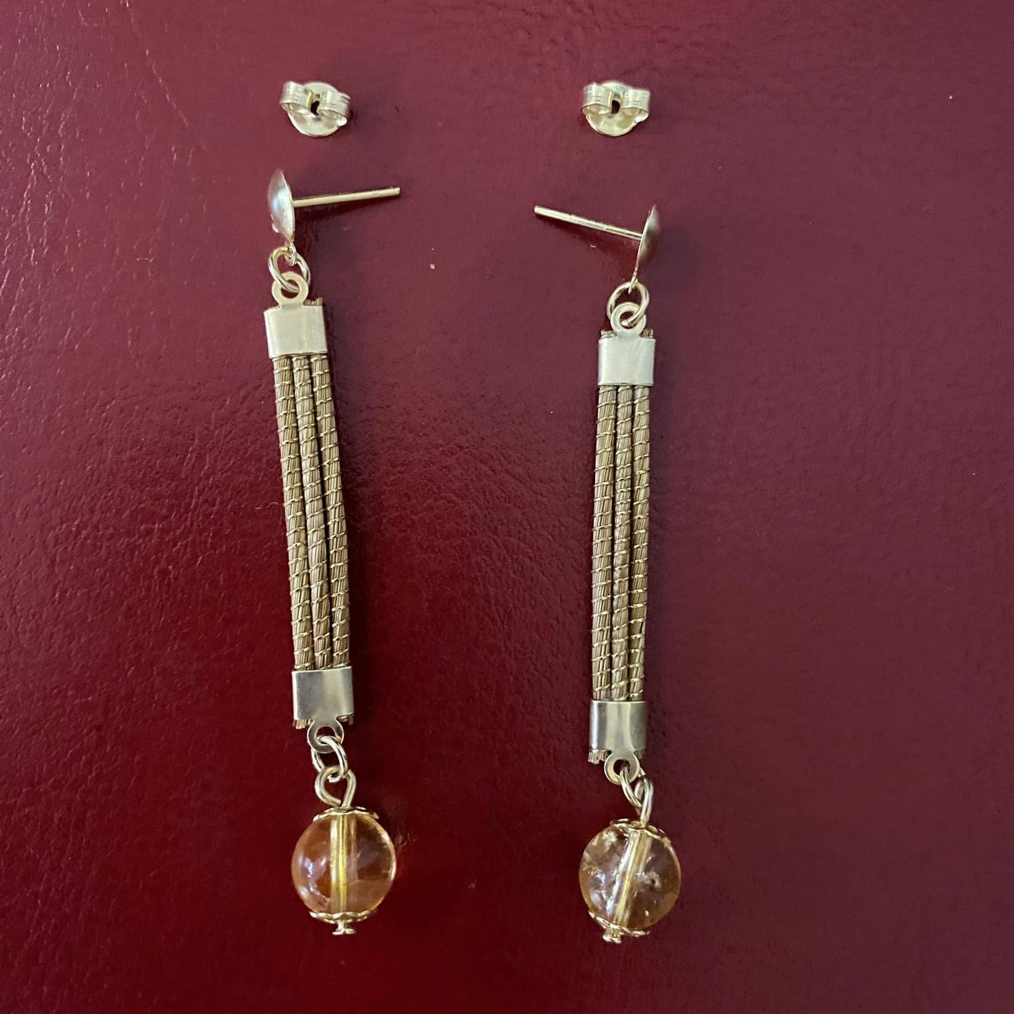 Boucles d'oreilles Capim Dourado lignes et pierre naturelle citrine