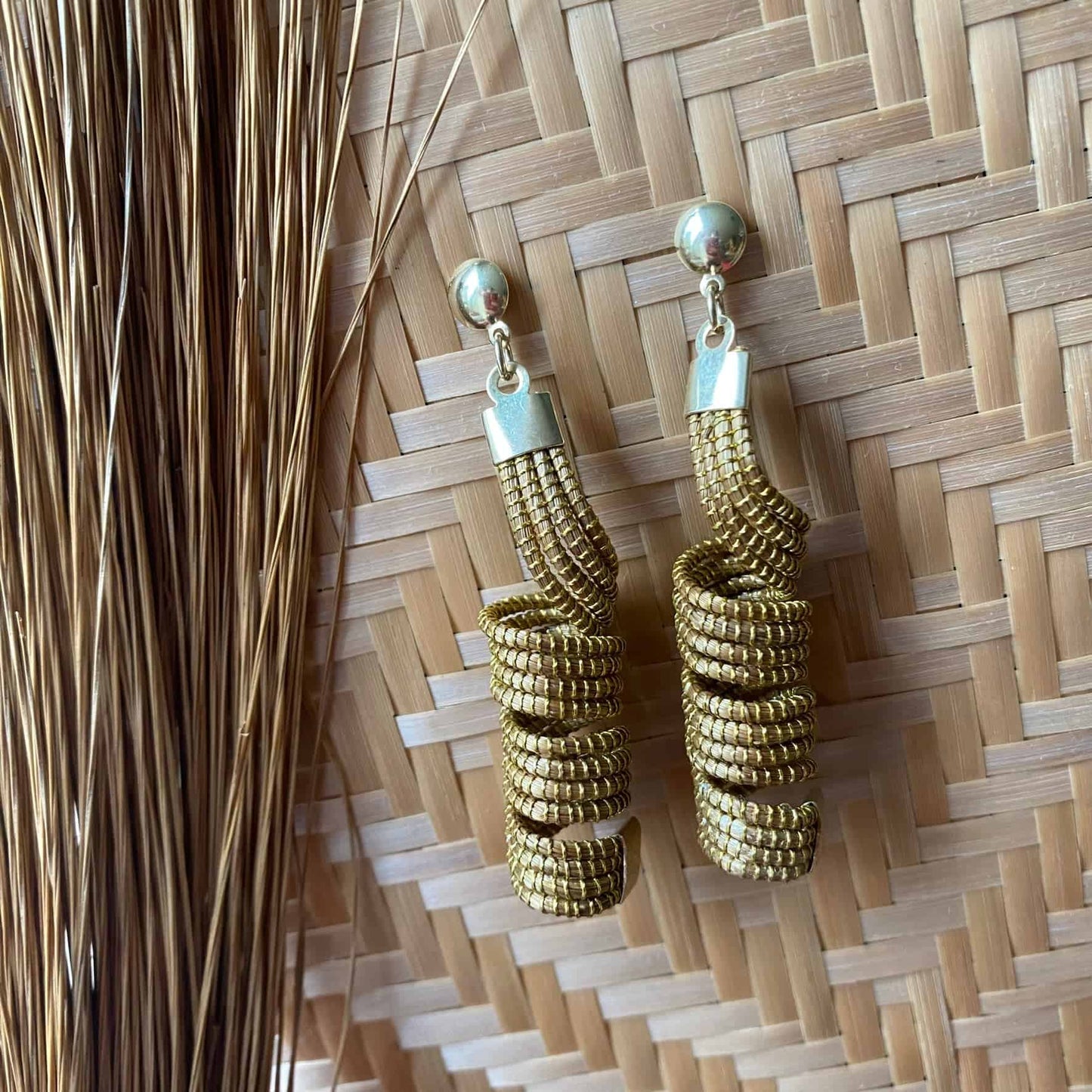 Boucles d'oreilles Capim Dourado torsadé