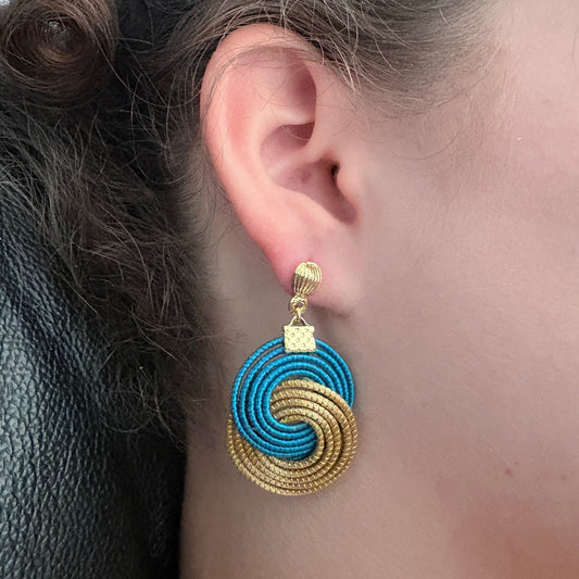 Boucles d'oreilles Capim Dourado et buriti bleu canard