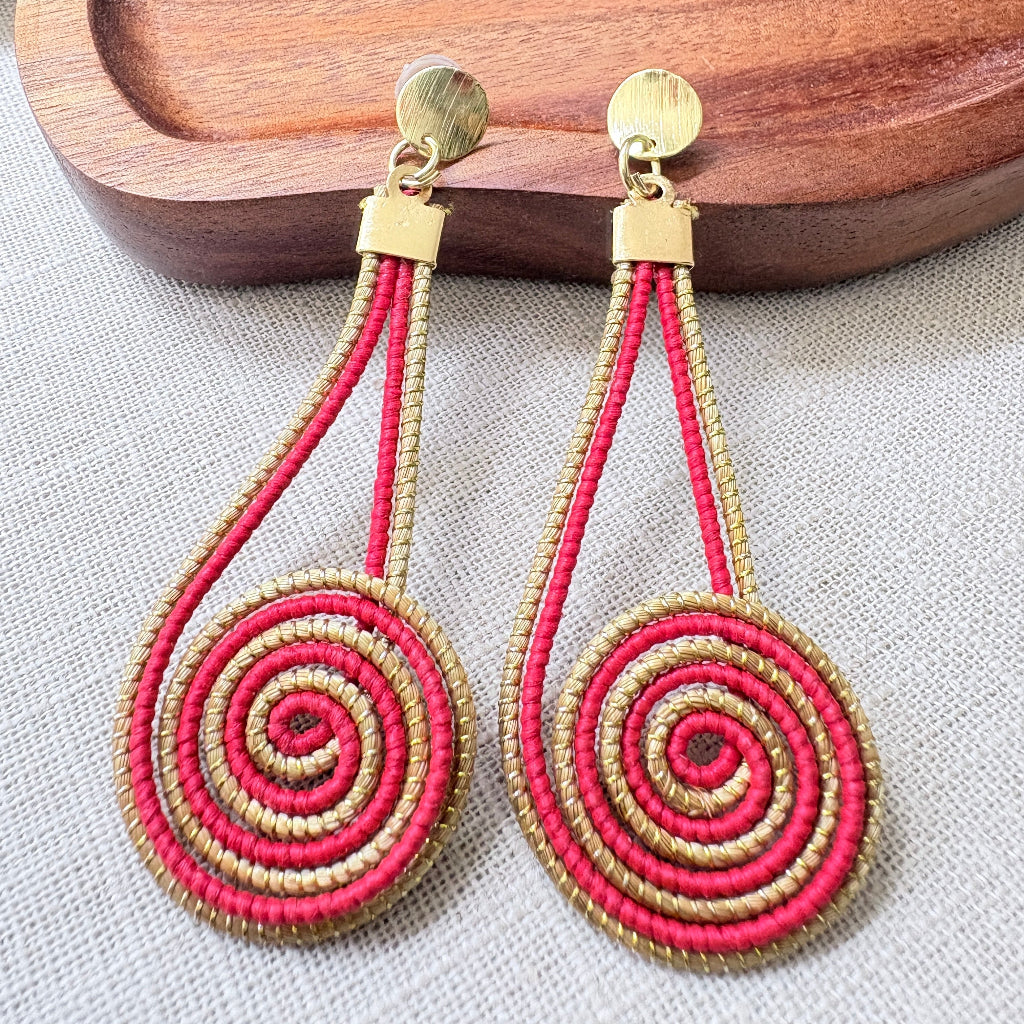 Boucles-oreilles-Capim-Dourado-buriti-rouge-spirale-2