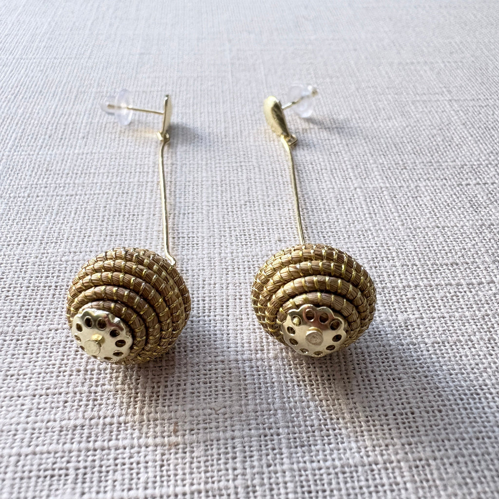 Boucles-oreilles-capim-dourado-tige-perle-3