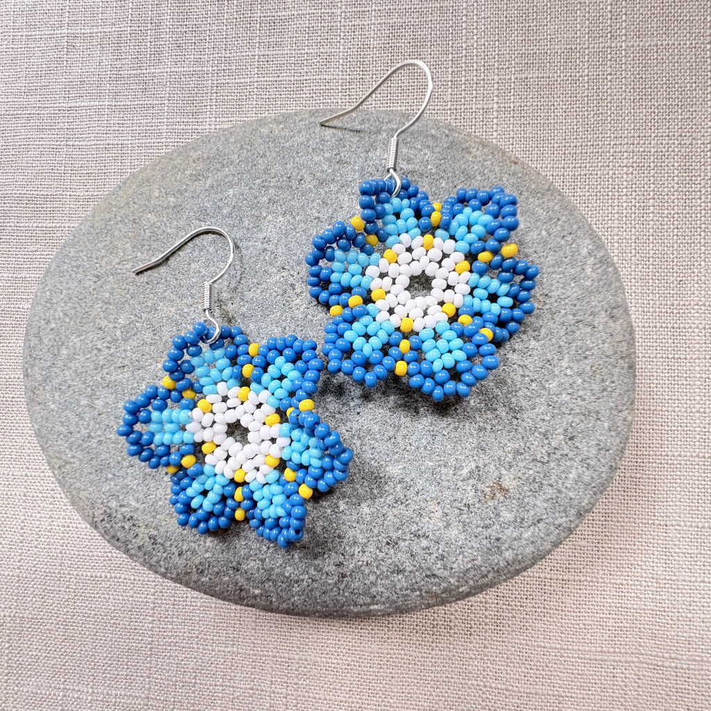 Boucles oreilles fleur bleue 6