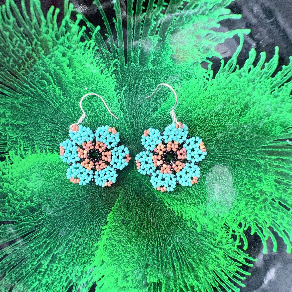 Boucles oreilles fleur bleue 9