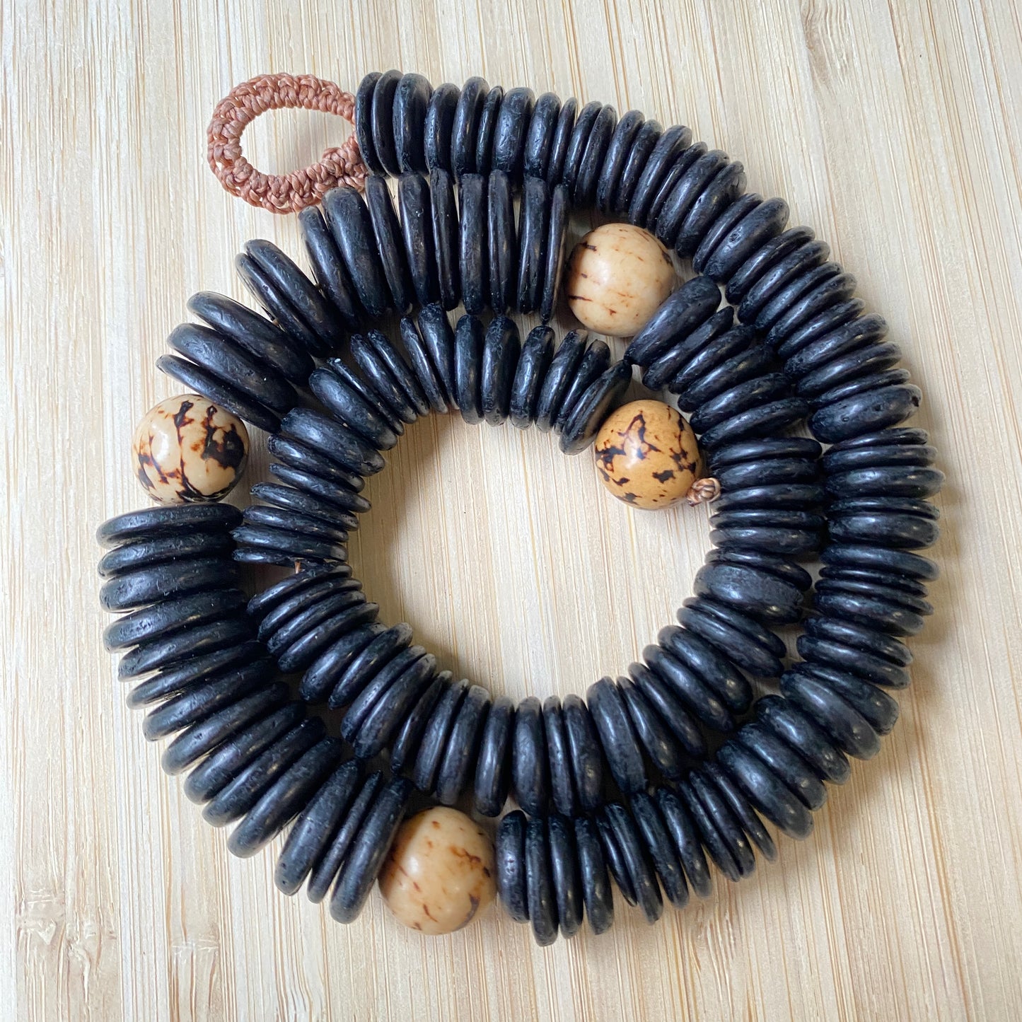 Collier de noix de coco et graines de paxiuba - Ethnie Borari